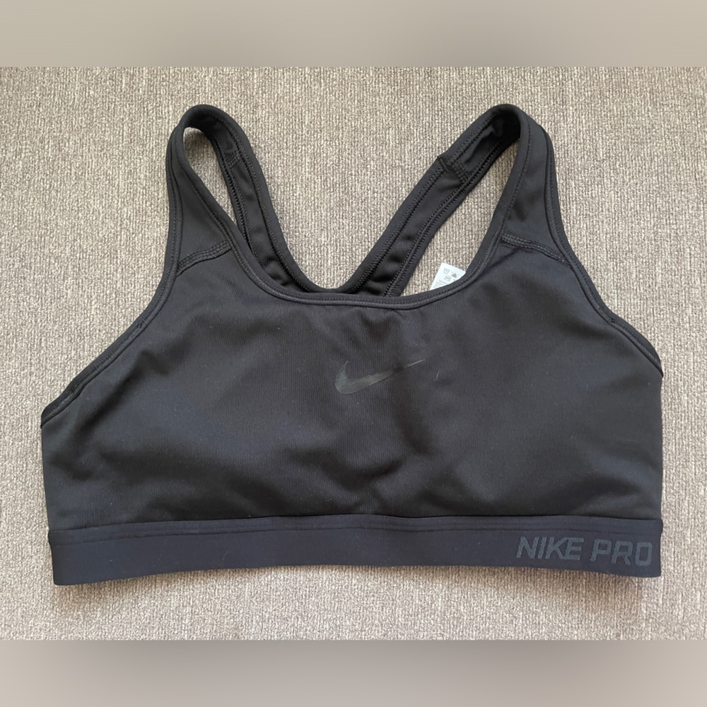 Nike pro sports bra